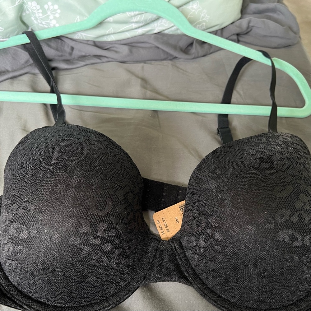 NWT Pink by Victoria’s Secret bra. 34D
